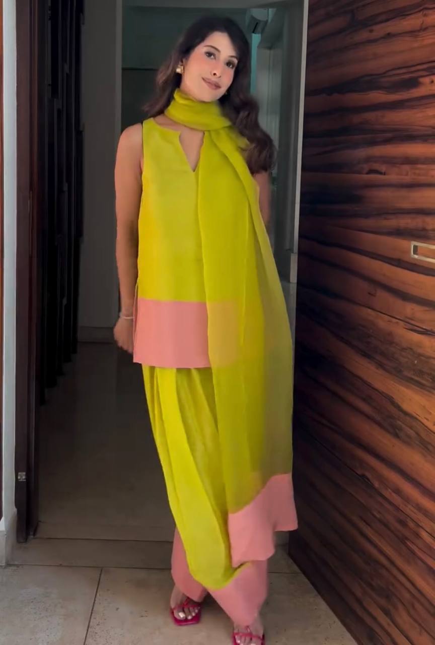 Chic Harmony Stunning Color Fusion
