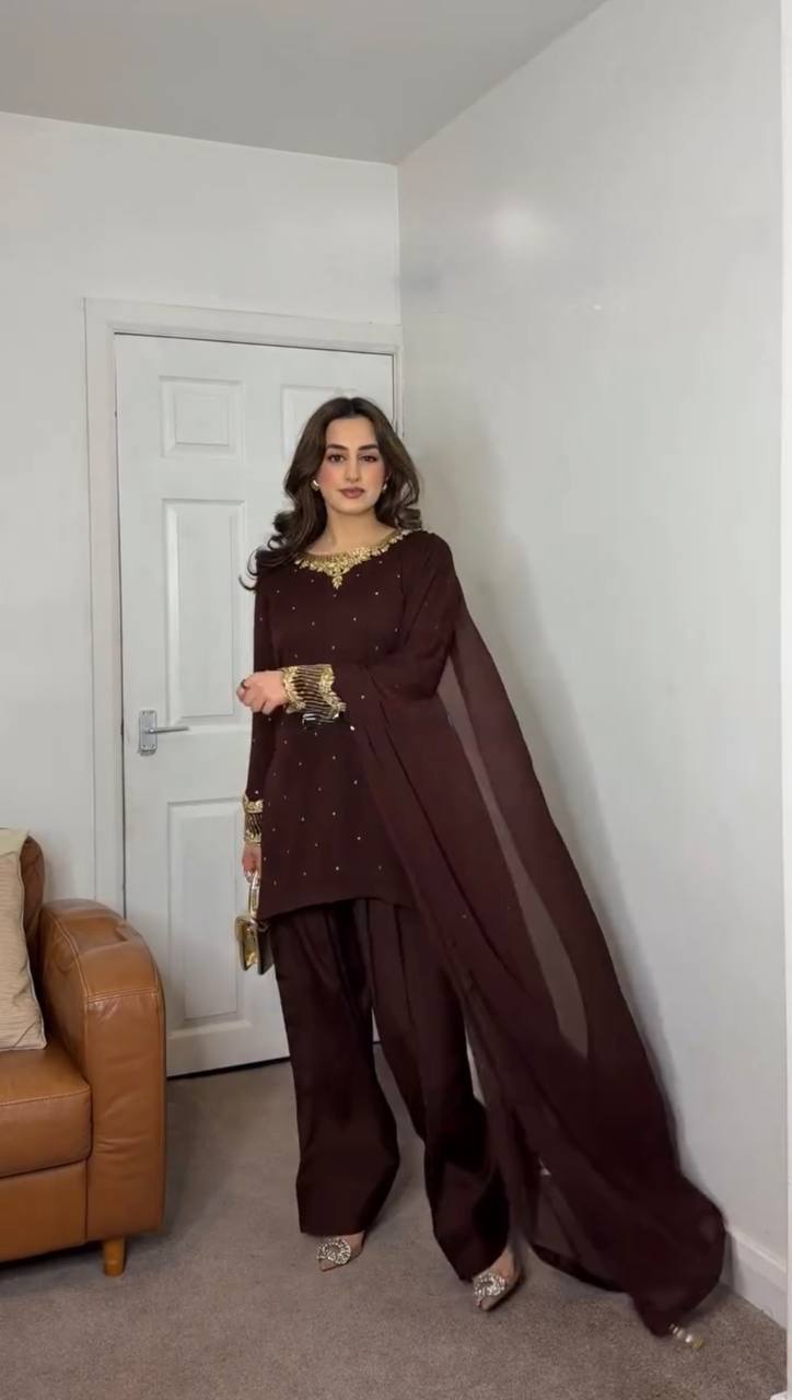 Brown Elegance A Stately Presence Outdoors