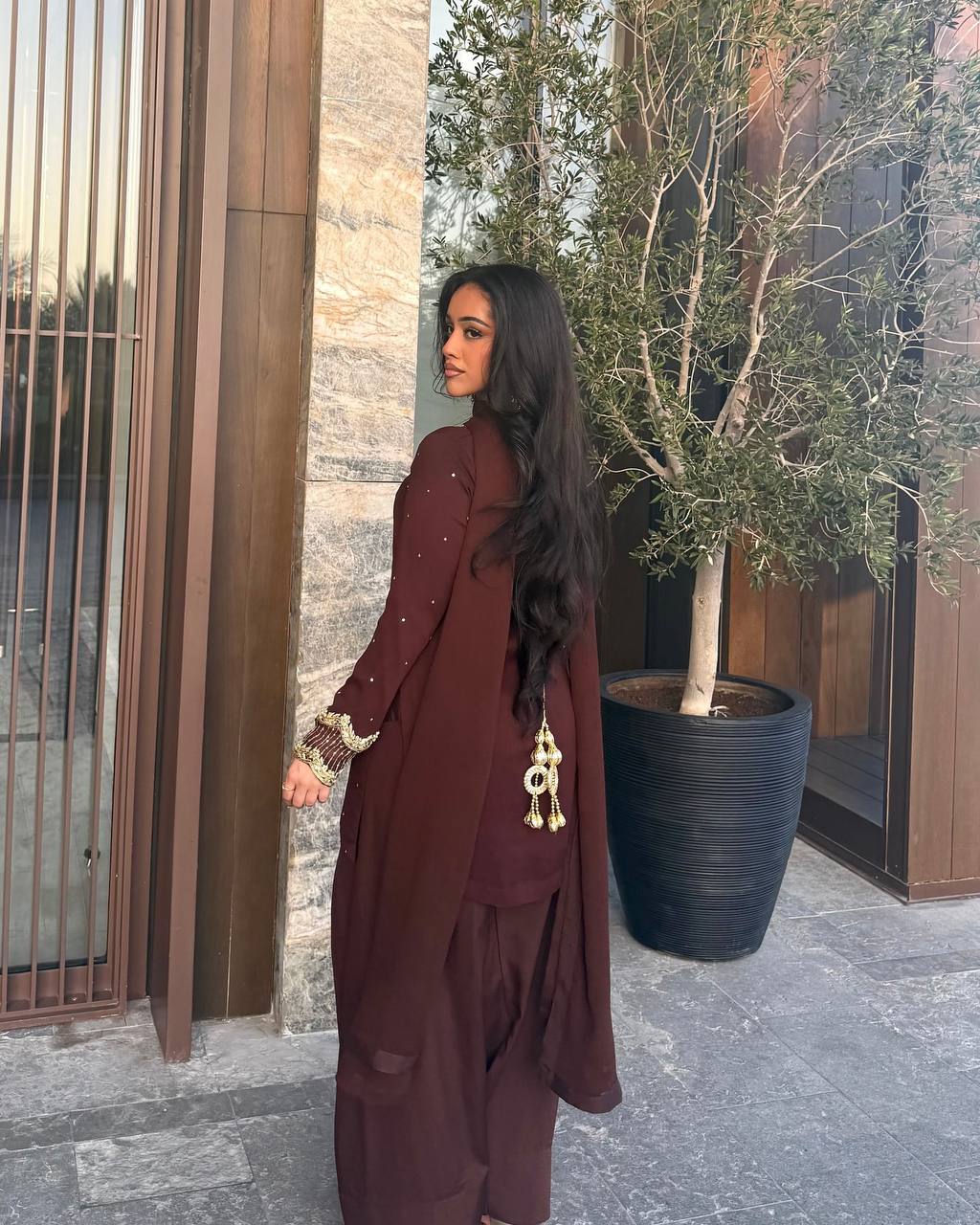 Brown Elegance A Stately Presence Outdoors
