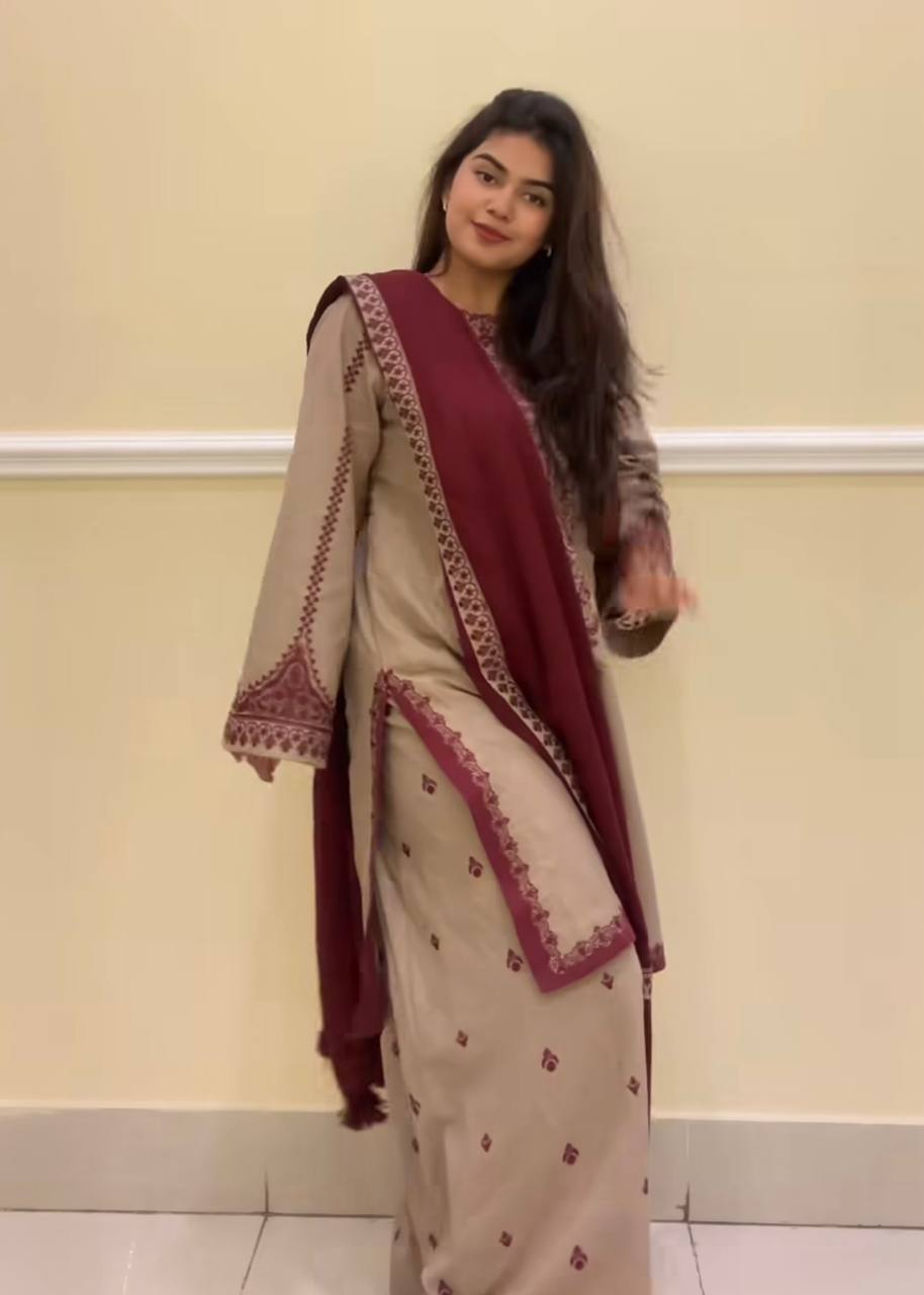 A Fashion Statement in Beige and Red