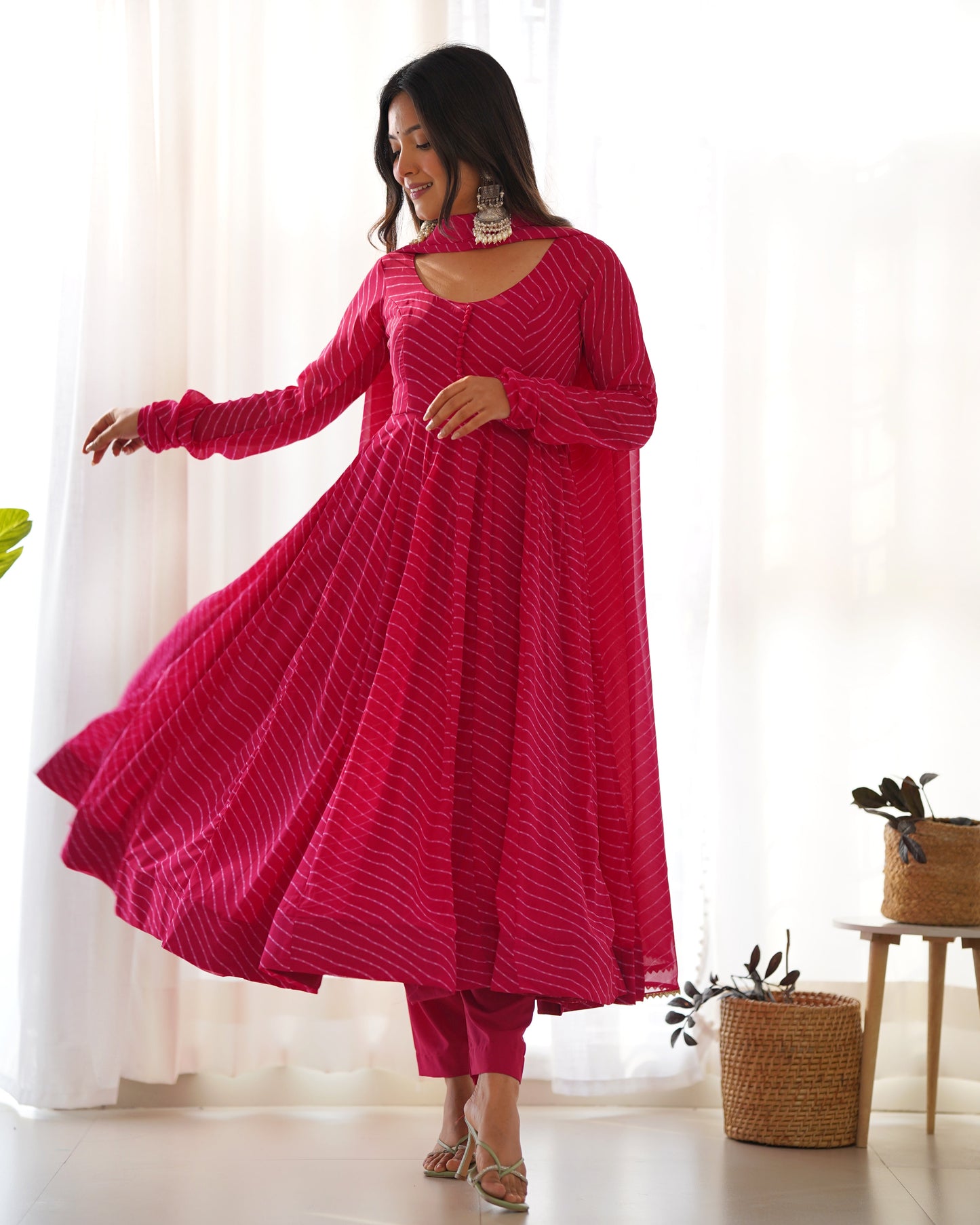 *PURE FOX GEORGETTE LAHERIYA PRINT FABRIC FULLY FLAIR ANARKALI,WITH DUPPTA SET,PENT READY TO WEAR*