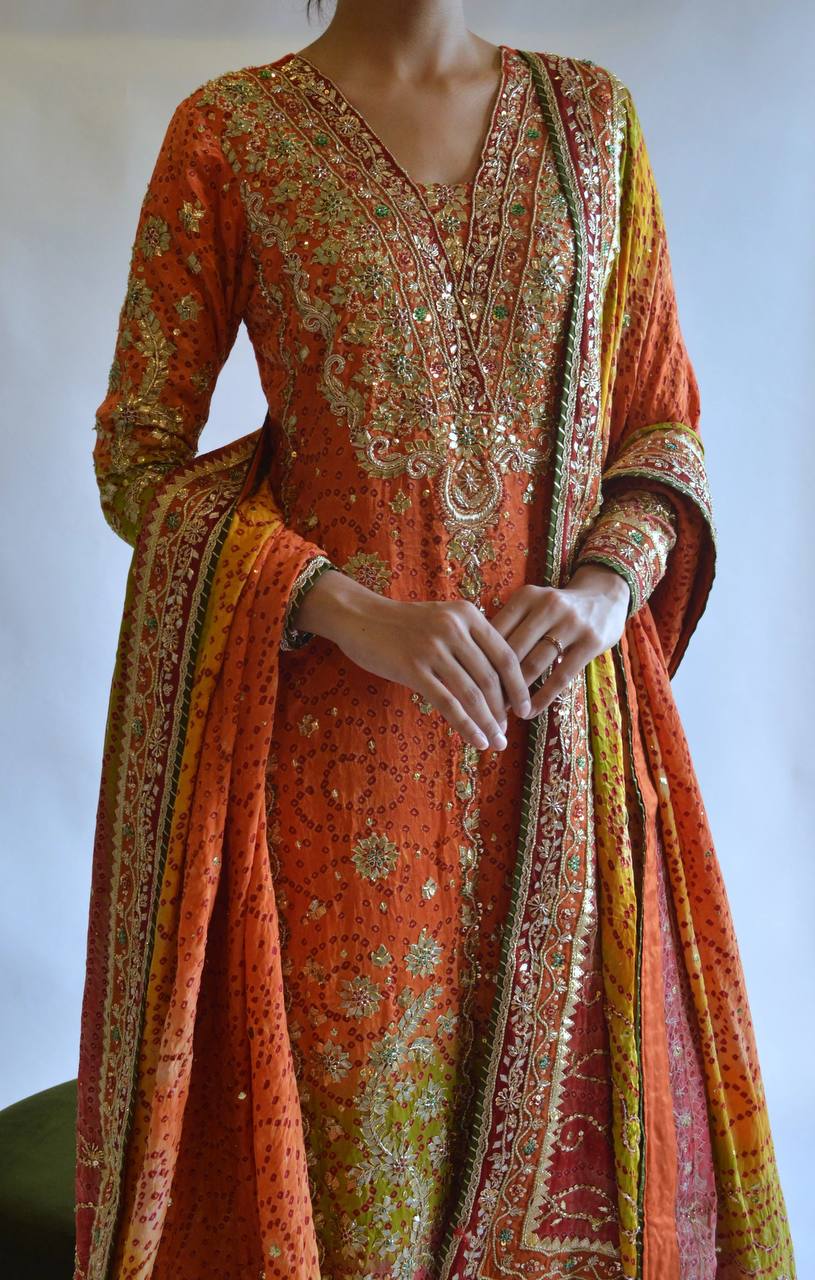 Discover Two Stunning Styles of Traditional Pakistani Dresses