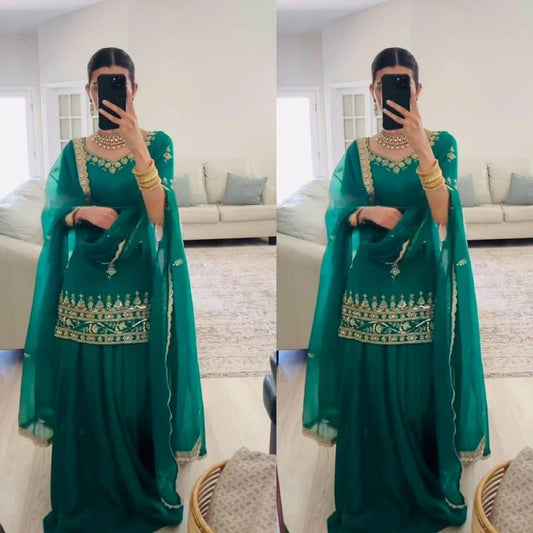 Capturing Glamour Dress Delight