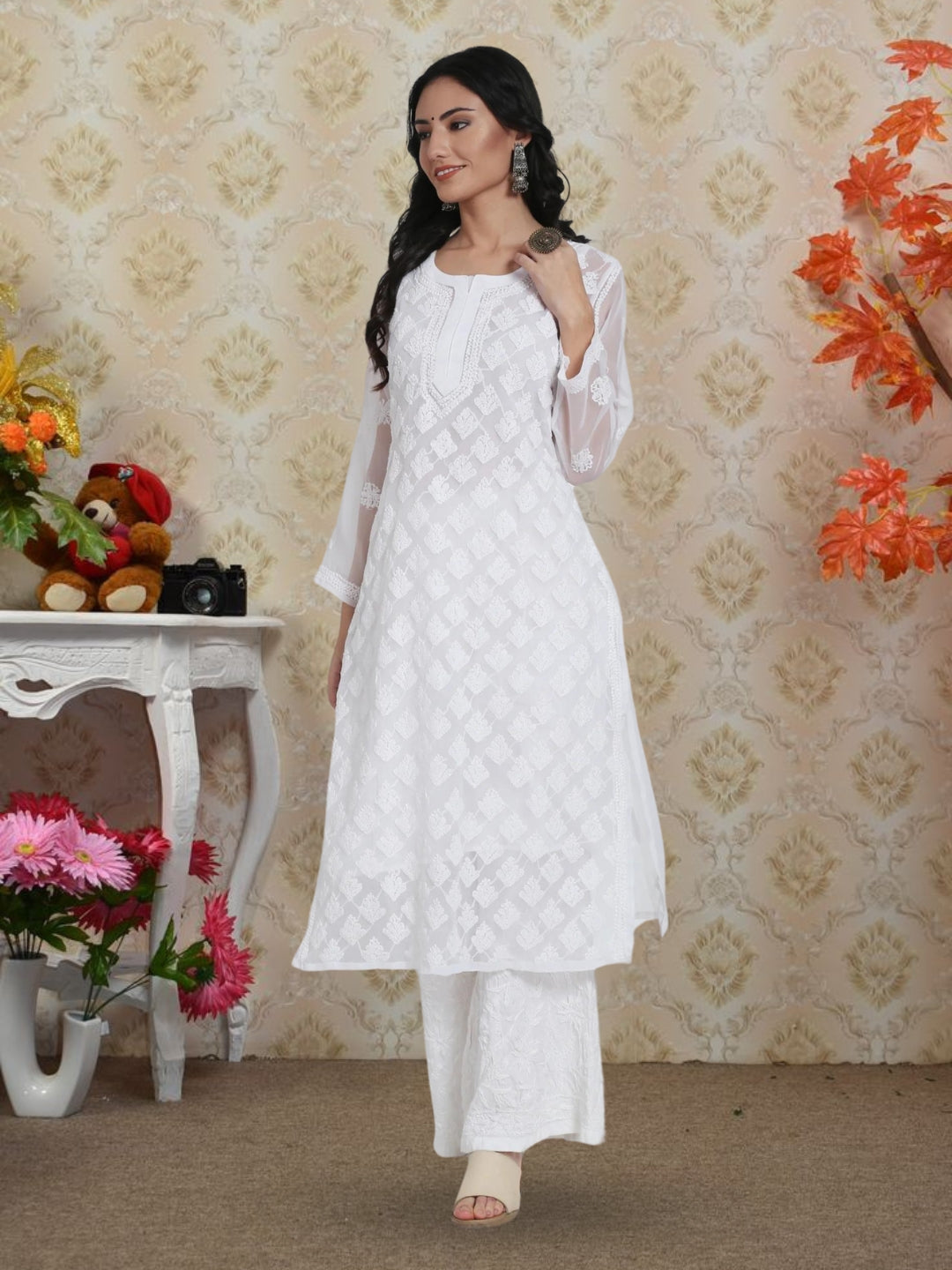 Women's Chiffon Georgette Chikankari Booti Jaal Kurti With Matching Cotton Inner